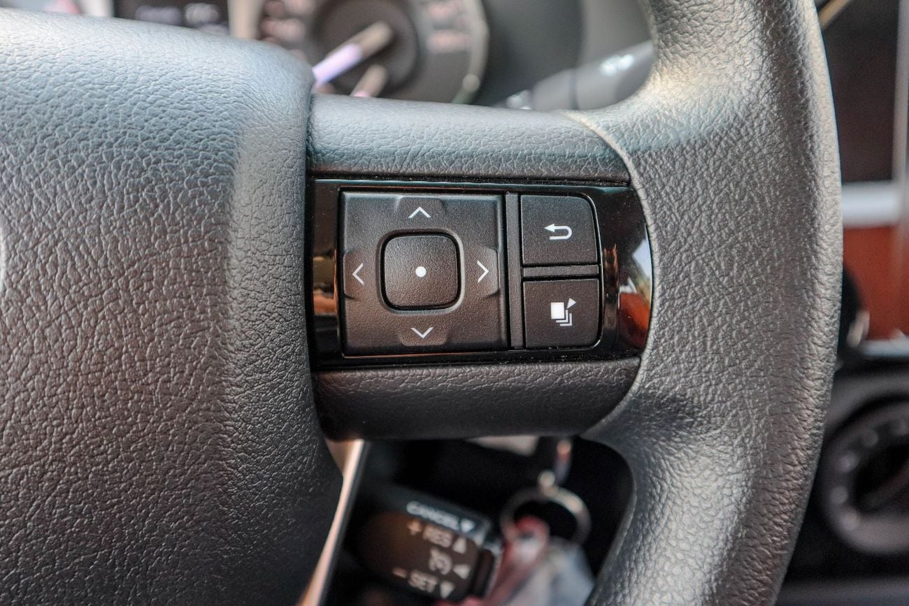 تويوتا هيلوكس  Toyota Hilux (TGN126) 2.7L 4WD – 2026 Model (Manual, 4 Doors)