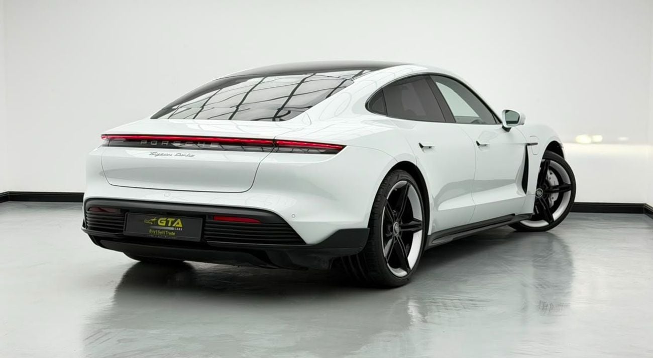 بورش تايكان TURBO