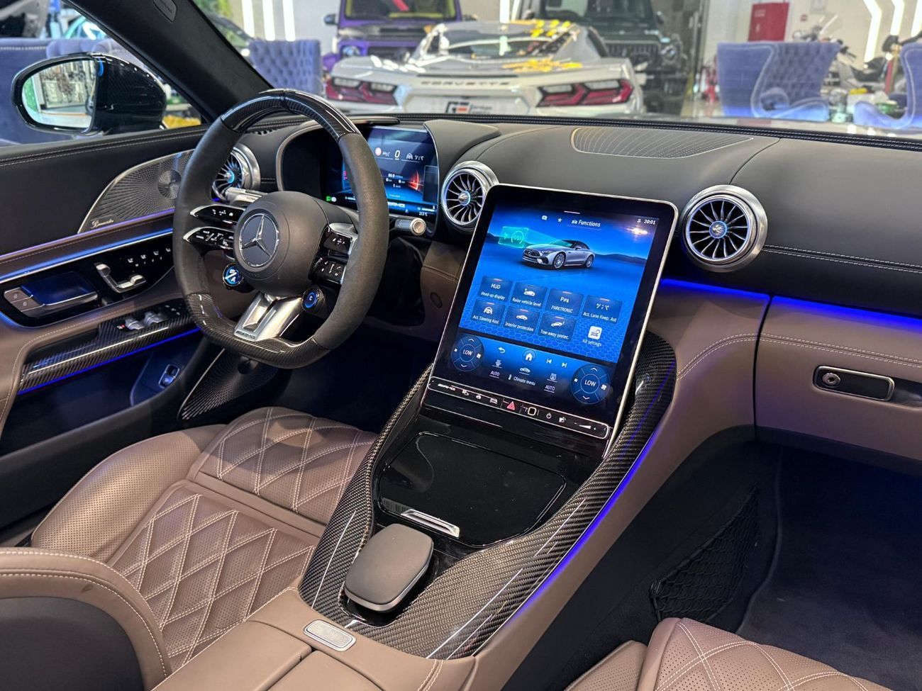 مرسيدس بنز SL 63 AMG 2023 SL63 AMG -Full Service History available - Mint Condition -Carbon Interior and Exterior