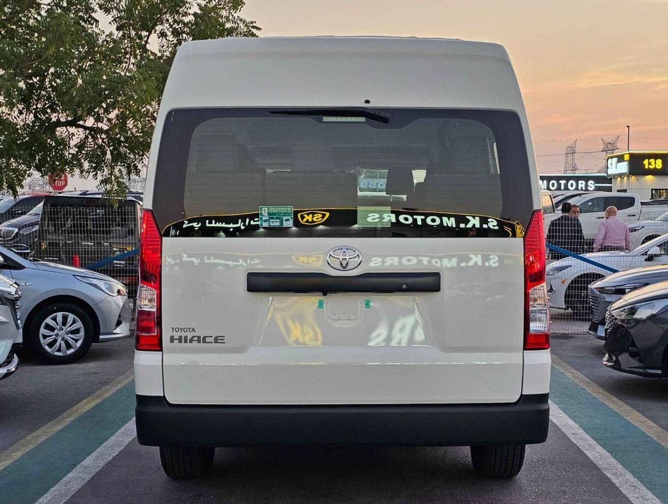 Toyota Hiace GL DX PASSENGER / 3.5L V6 A/T PETROL / DUAL HEATER / DVD CAMERA (CODE# HR3ADA)
