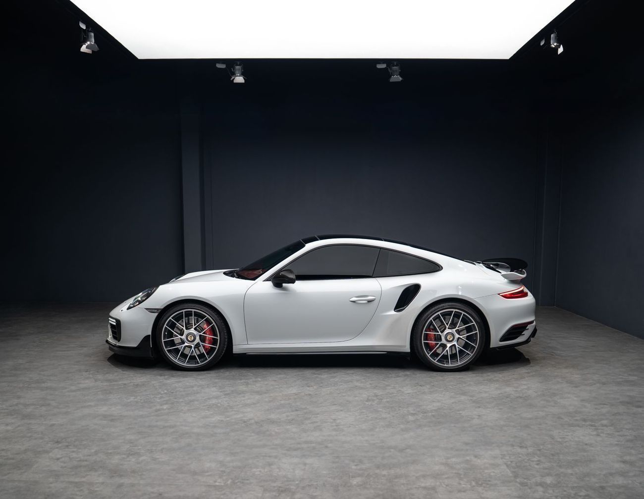 Porsche 911 8,725x48 • 20% DP • 2017 Porsche 911 Turbo 991.2 3.8L 540 BHP • Porsche Warranty December 2028 • GCC