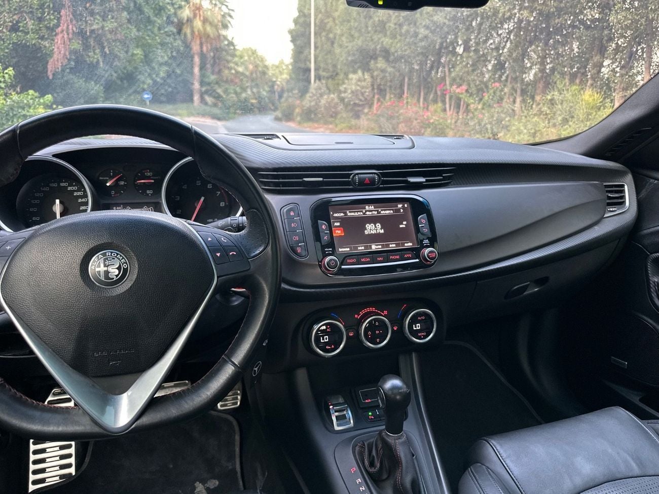 ألفا روميو جوليتا Veloce 1.8L