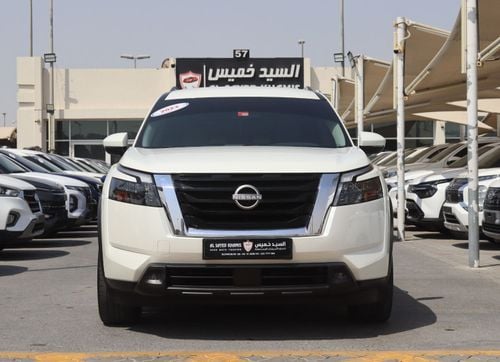 Nissan Pathfinder SV ACCIDENTS FREE - GCC- ORIGINAL PAINT - 4WD - PERFECT CONDITION INSIDE OUT