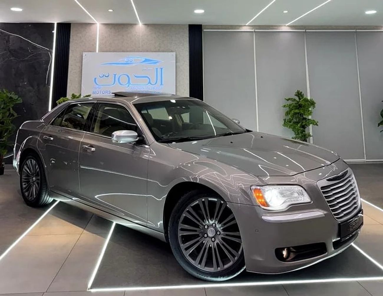 كرايسلر 300C Limited 3.6L || GCC || SPACIOUS AND DEPENDABLE || GREAT || EXCELLENT PERFORMANCE || COMFORT