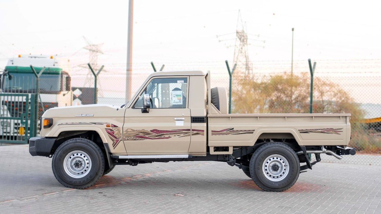 تويوتا لاند كروزر بيك آب 2025 Toyota Land Cruiser LC 79 2.8L AT Diesel with Chrome Bumper