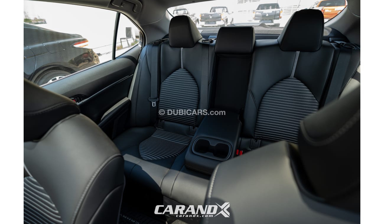 تويوتا كامري SE Hybrid 2021 Red