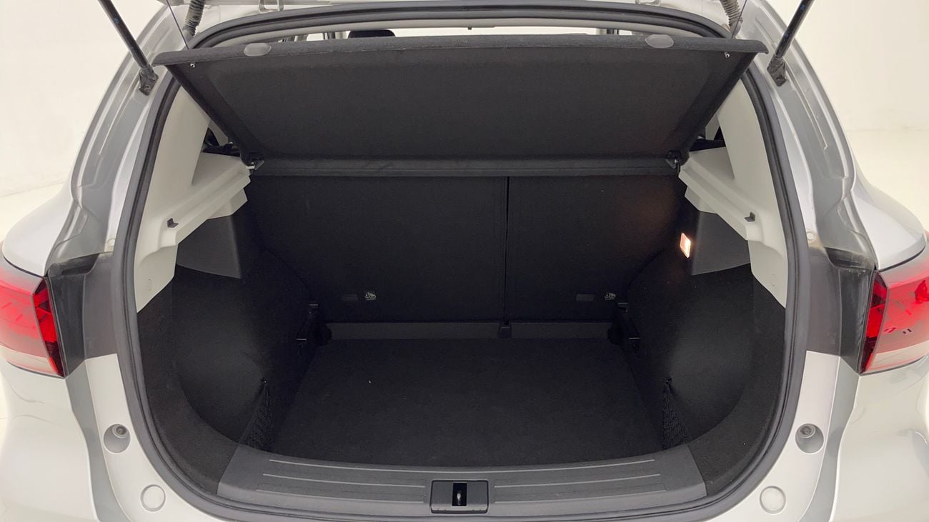 أم جي ZS STD 1.5 | بدون دفعة مقدمة | اختبار القيادة في المنزل