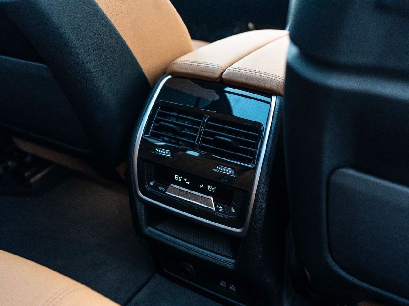 بي أم دبليو X5 M60i xDrive