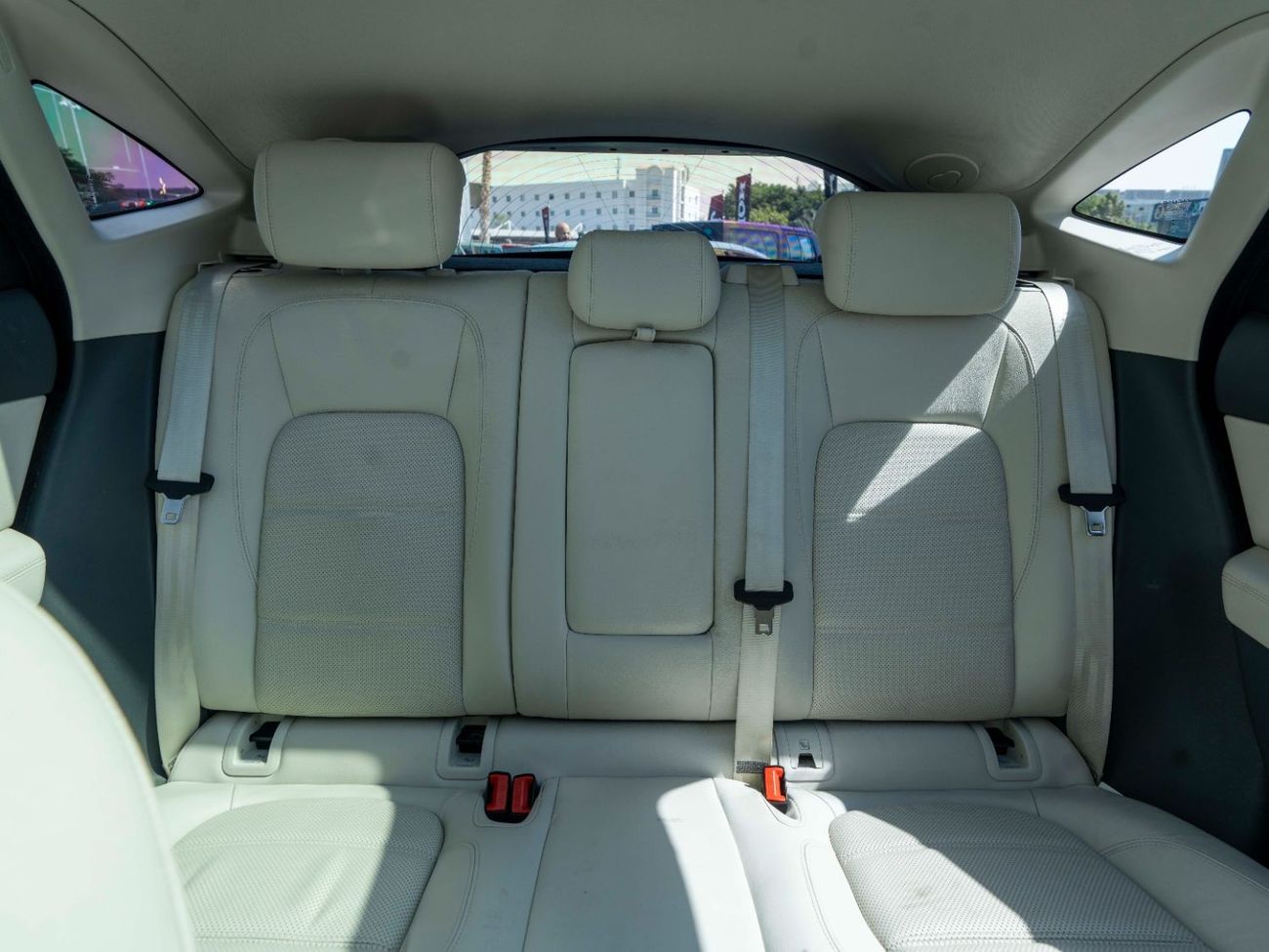 جاكوار E Pace AED 1,258 PM • E-PACE P200 AWD S • PRISTINE CONDITION