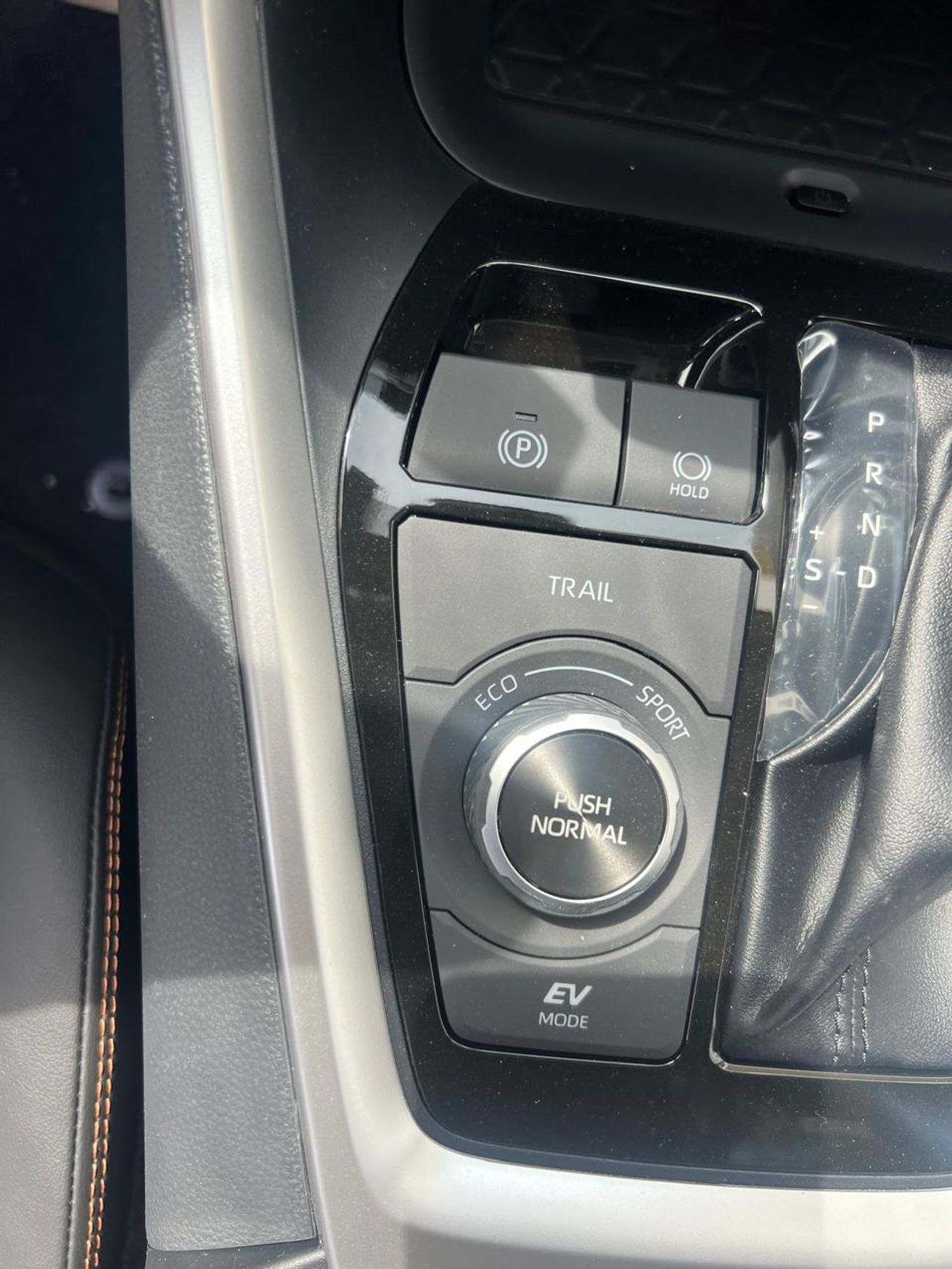 Toyota RAV4 Hybrid 2.5L E-CVT 4WD Elite Plus Trim