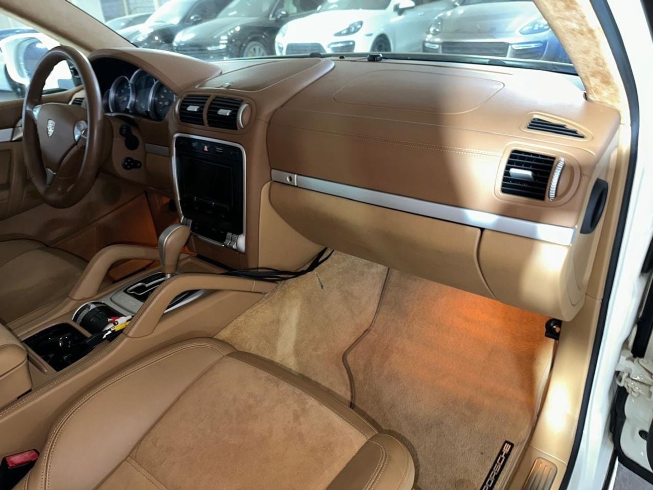 Porsche Cayenne PORSCHE CAYENNE GTS 2008 | SUNROOF | TWO KEYS | VERY LOW MILEAGE!