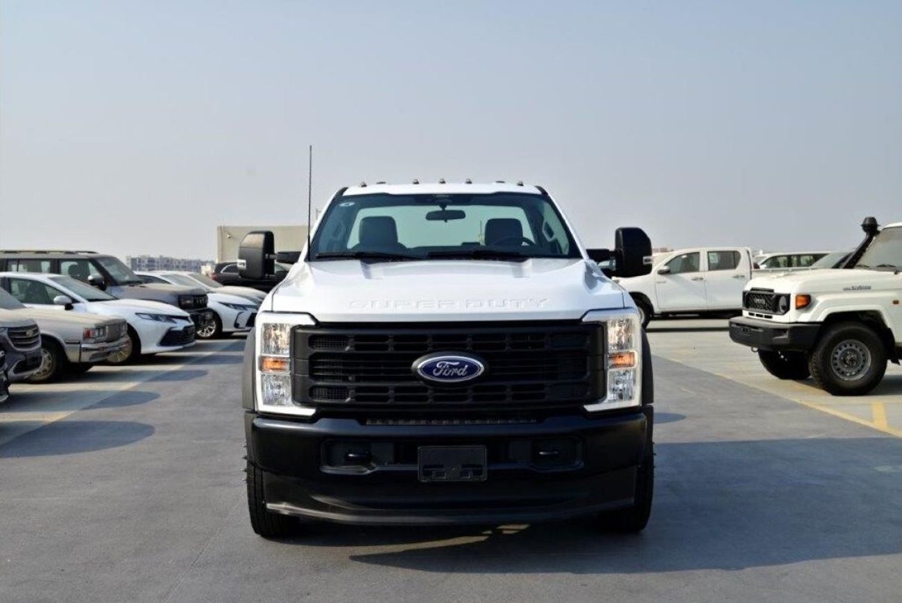 Ford F 550 Regular Chassis Cab XL 145" WB V8 6.7L Diesel 4X4 10 Speed AT