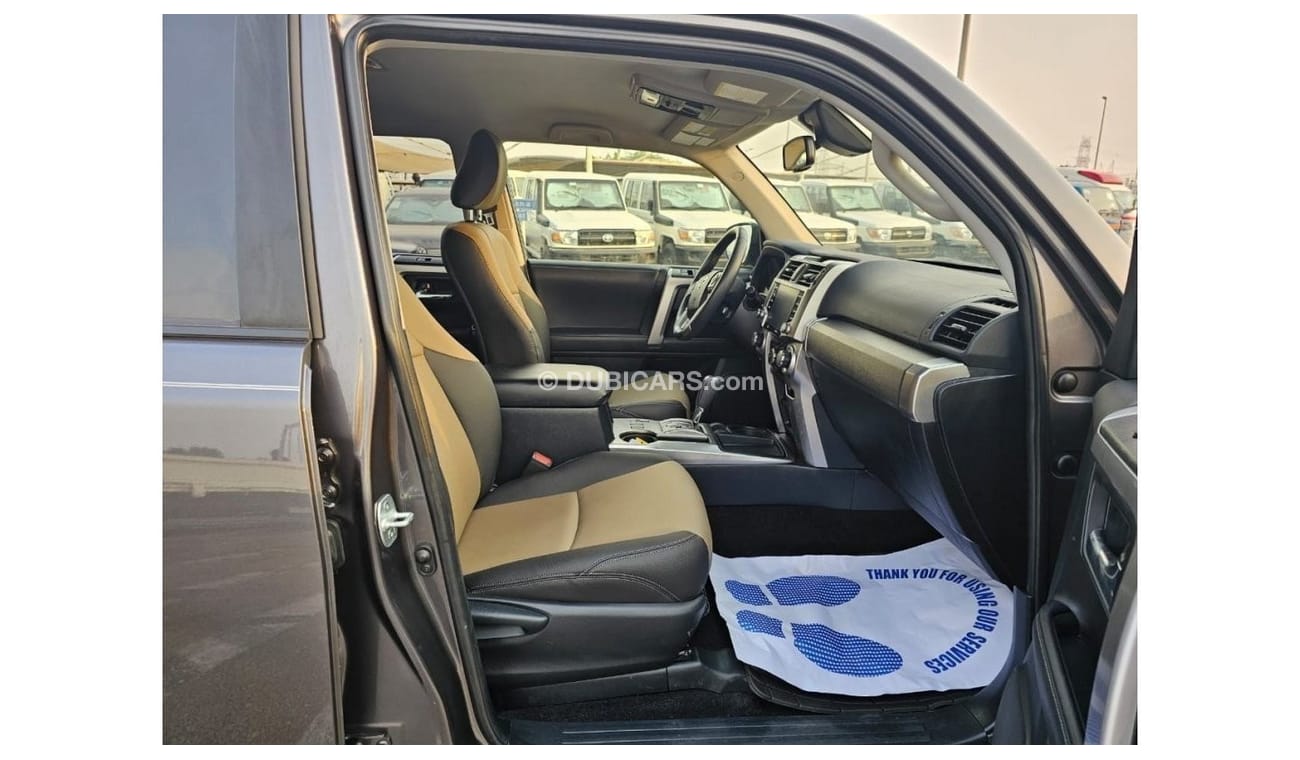 Toyota 4Runner 2021 Toyota 4Runner SR5 Premium 4.0L V6 /