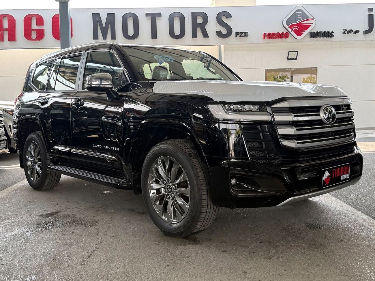 Toyota Land Cruiser HYBRID VX 3.5 TWINTURBO RADAR **EXPORT ONLY**التصدير فقط خارج الخليج***
