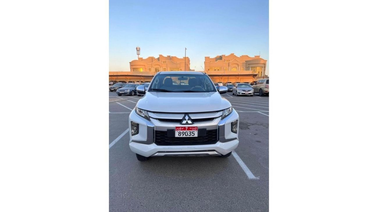 Mitsubishi L200 2020 Mitsubishi L200 Manual Transmission GCC 4x4 Diesel UAE PASS