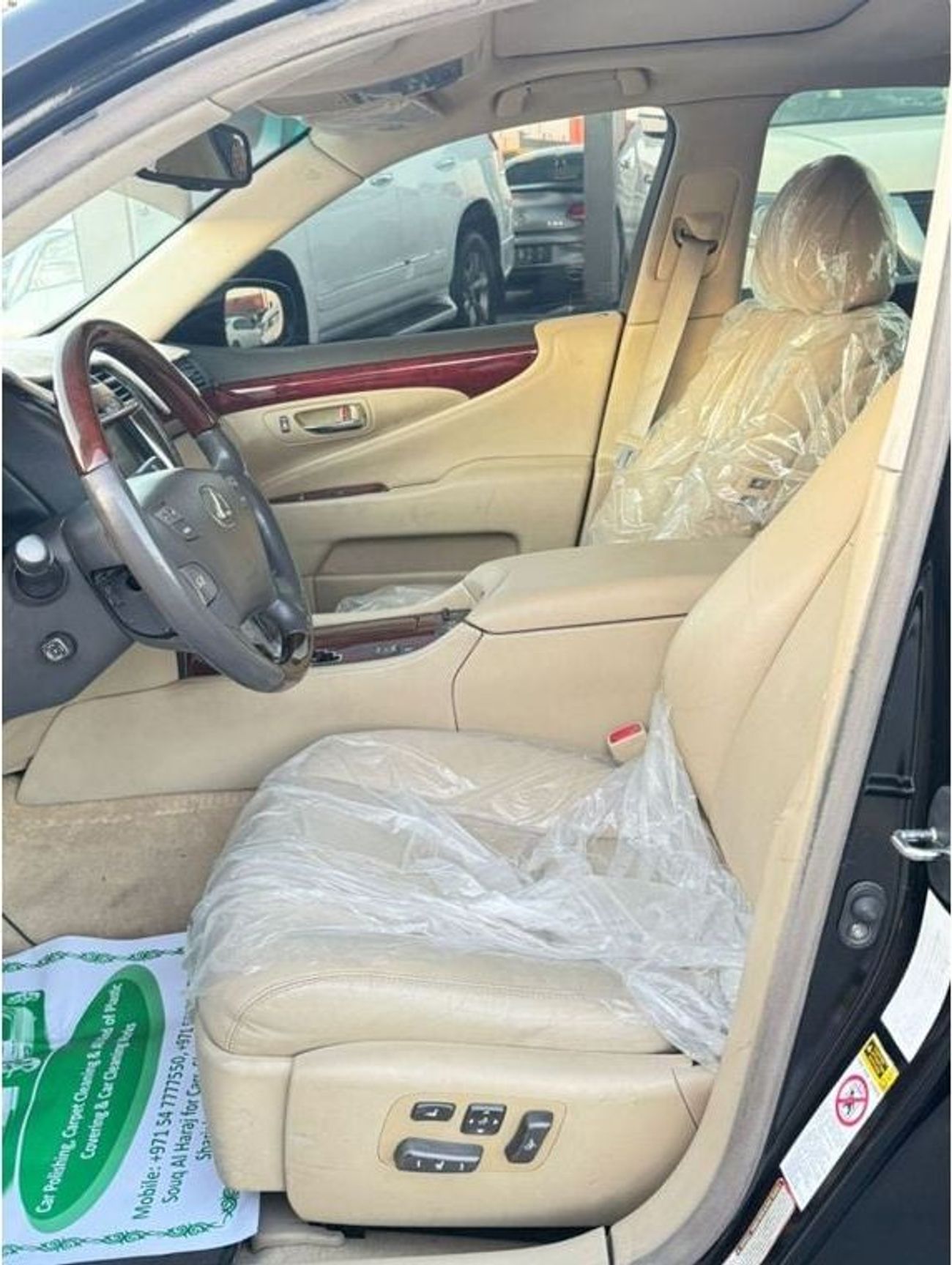 لكزس LS 460 In excellent condition and requires no expense