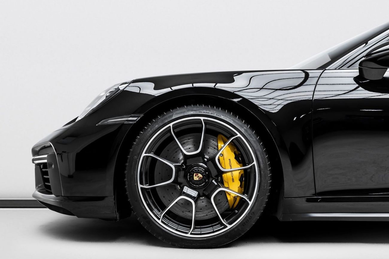 Porsche 911 Turbo S 3.8L (640 HP) Coupe