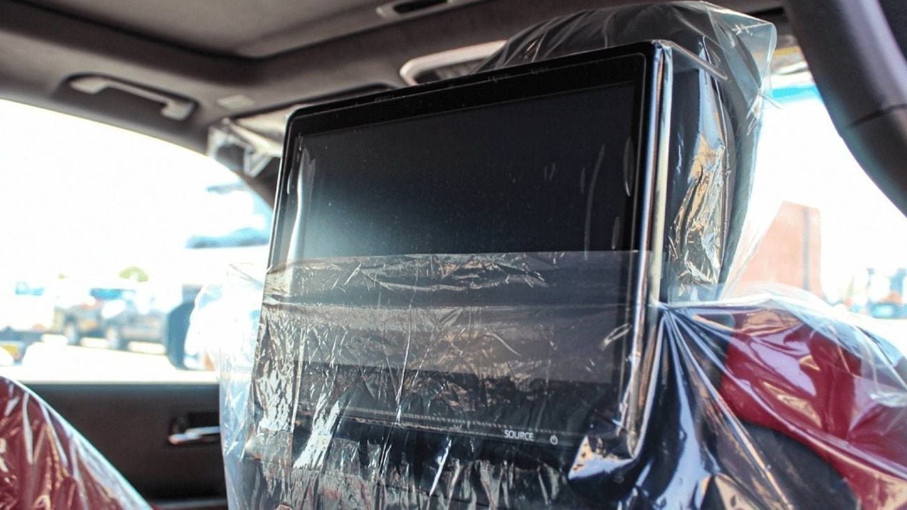 Toyota Land Cruiser TOYOTA LC300 3.3L VX-R V6 TURBO DIESEL AT