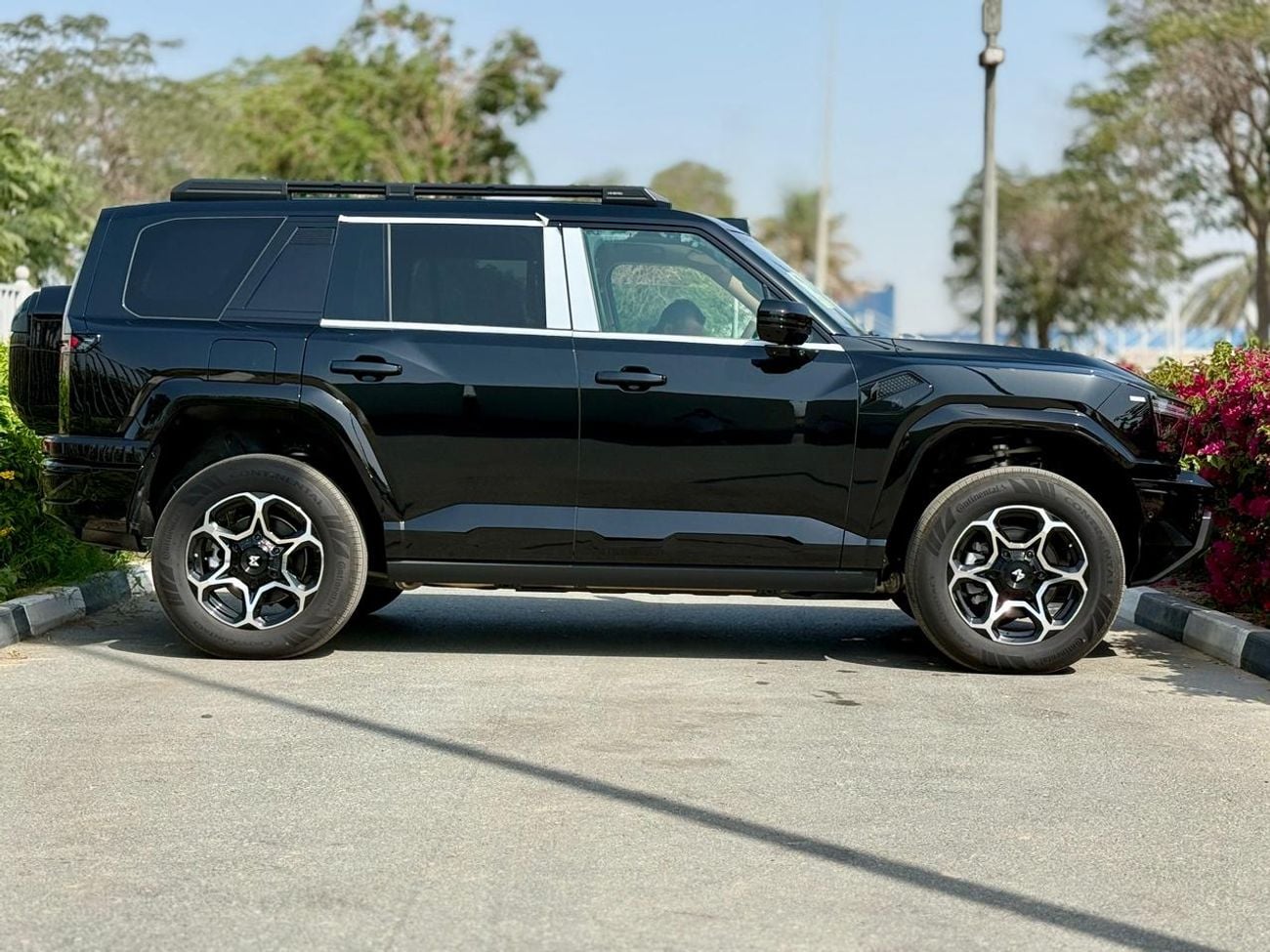 دونج فينج إم هيرو إم 817