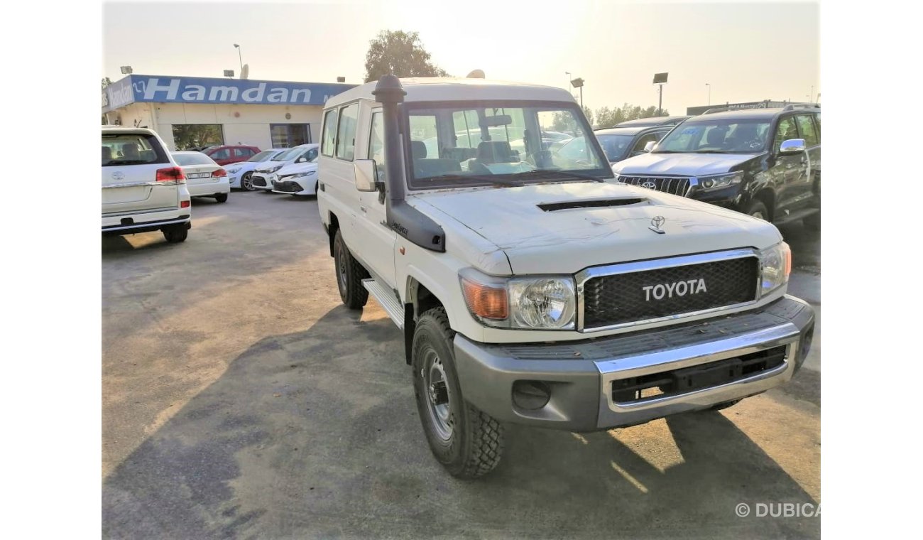 Toyota Land Cruiser hard top 3 door