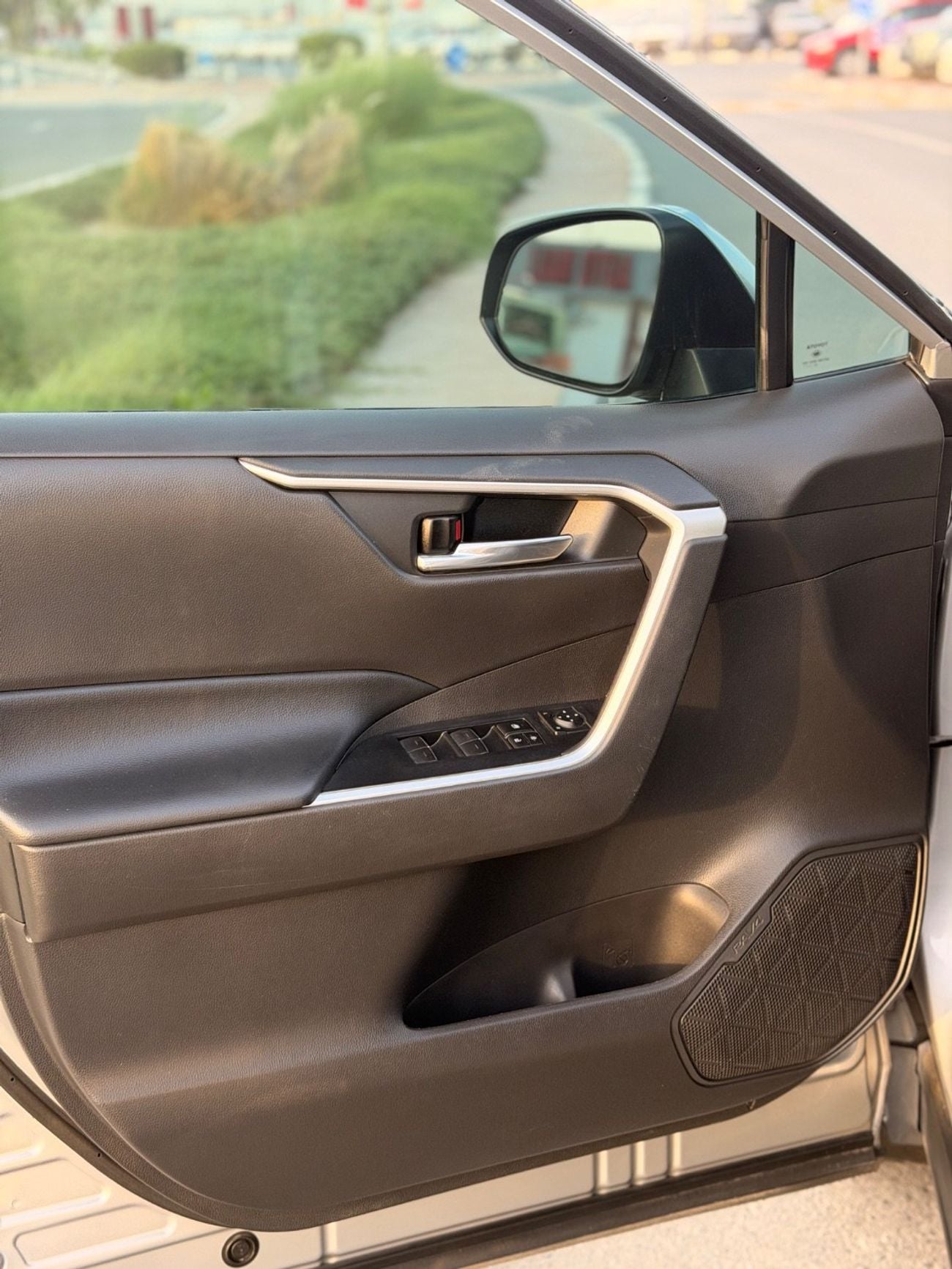 Toyota RAV4 Hybrid XLE 2.5L