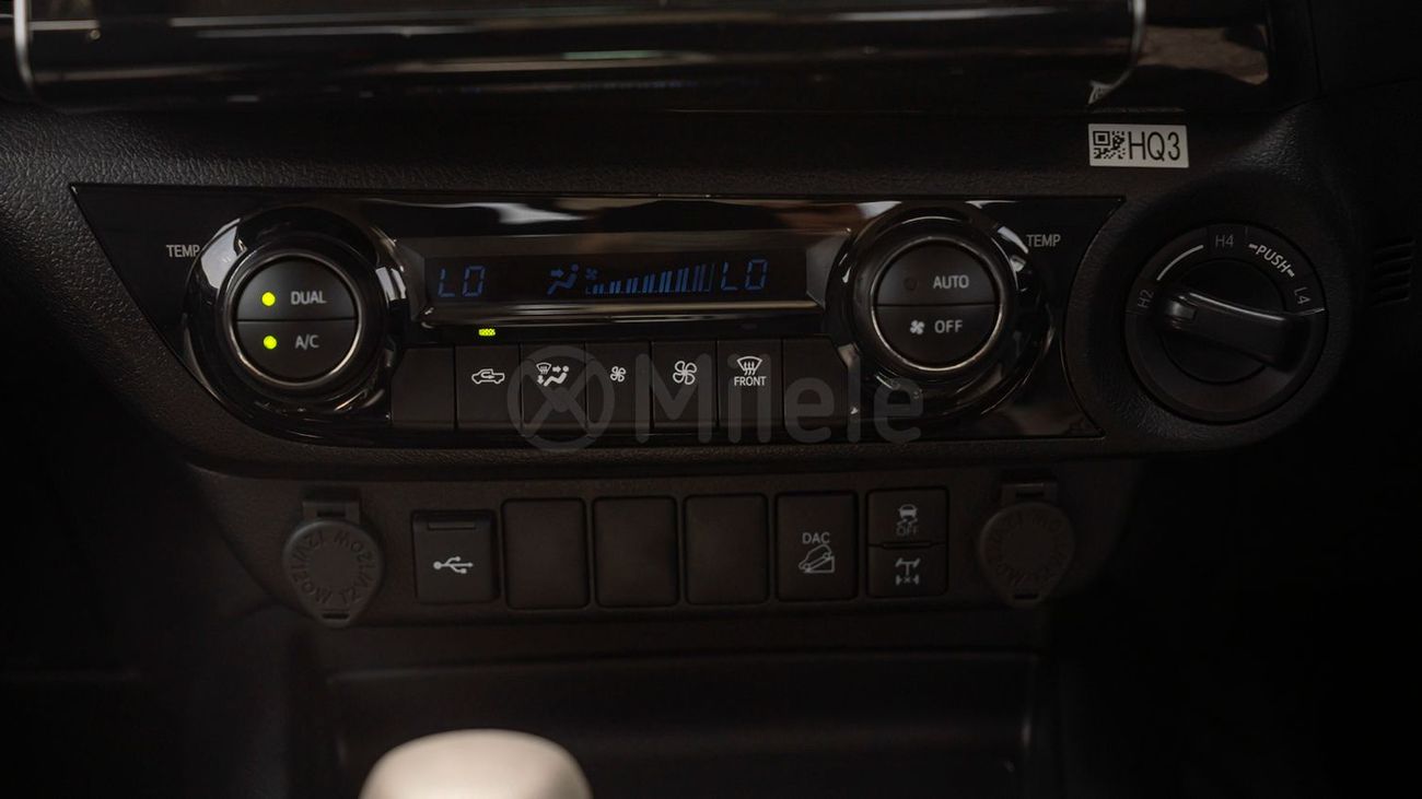 تويوتا هيلوكس (RHD) TOYOTA HILUX DC | EXPORT ONLY