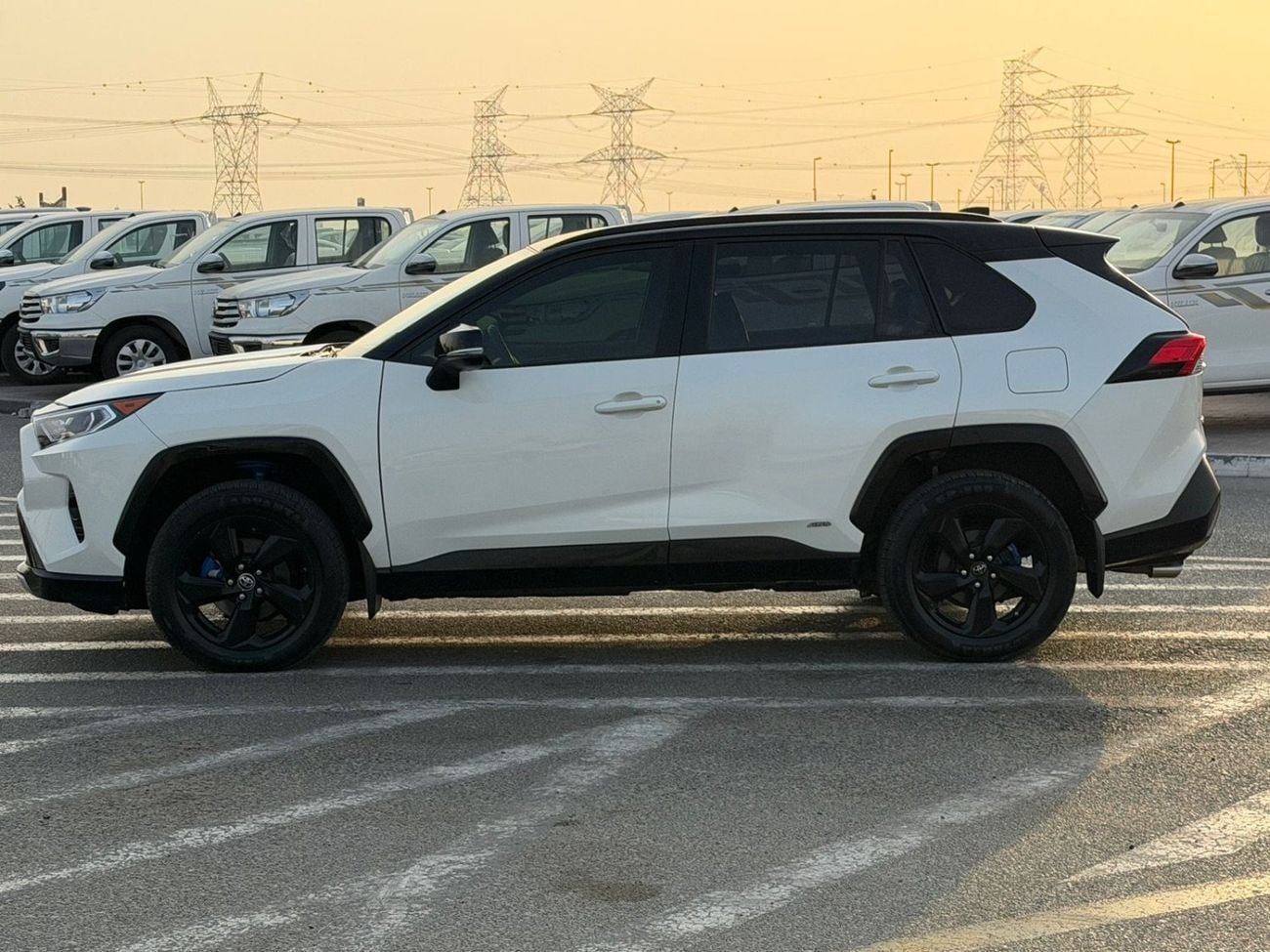 Toyota RAV4 LTD HEV XLE 2.5L 2019 TOYOTA RAV4 XSE Hybrid 4x4 2.5L