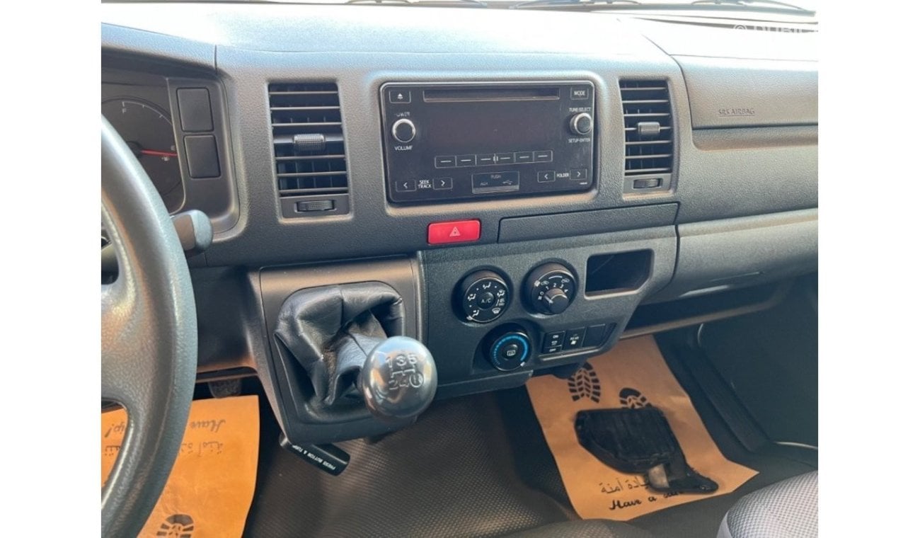 Toyota Hiace GL - Standard Roof