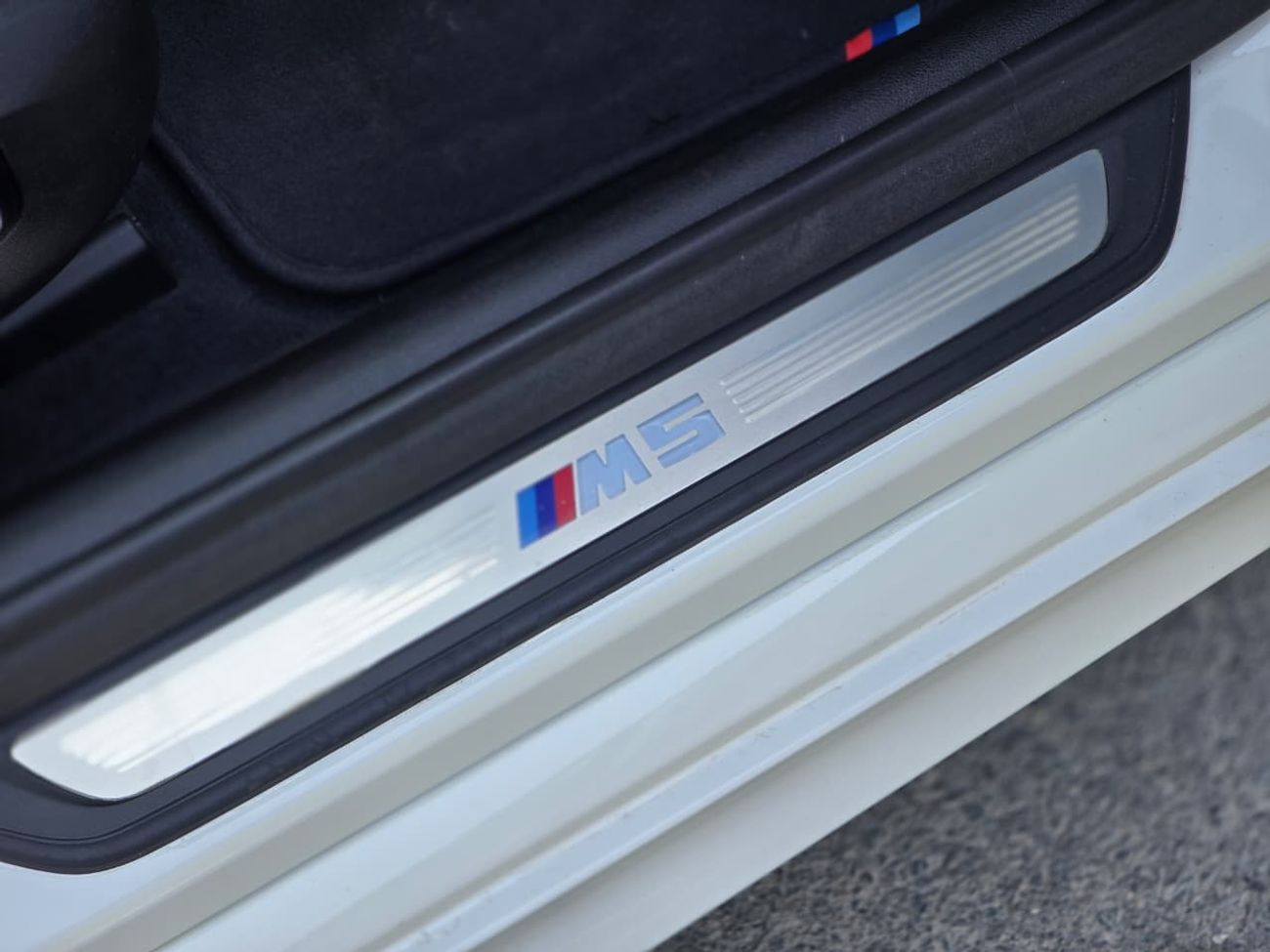 BMW M5 Std 4.4L BMW M5 2018 GCC // ORGINAL PAINT // PERFECT CONDITION // ACCIDENT FREE