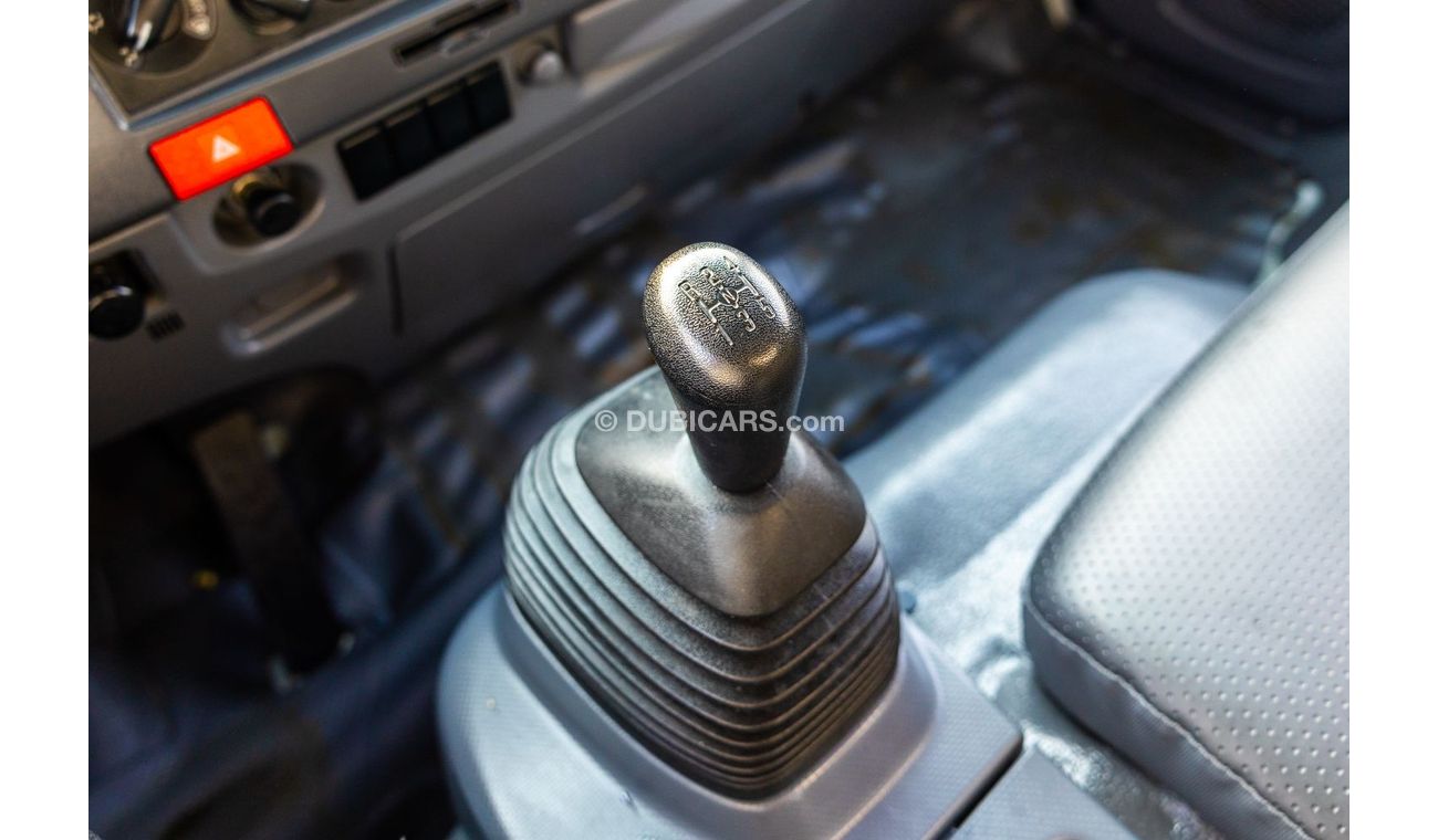 Isuzu NPR Reward 2017 LC Chiller Box with Tail Lift - Diesel M/T - Excellent Condition - GCC Specs