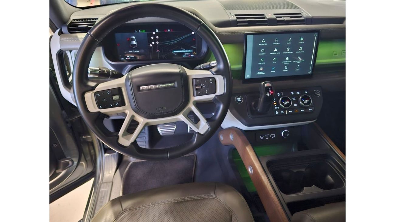 Land Rover Defender P400 110 HSE 3.0L (5 Seater) 2022 Defender P400-110HSE / UNIQUE COLOR/ Warranty and service contract