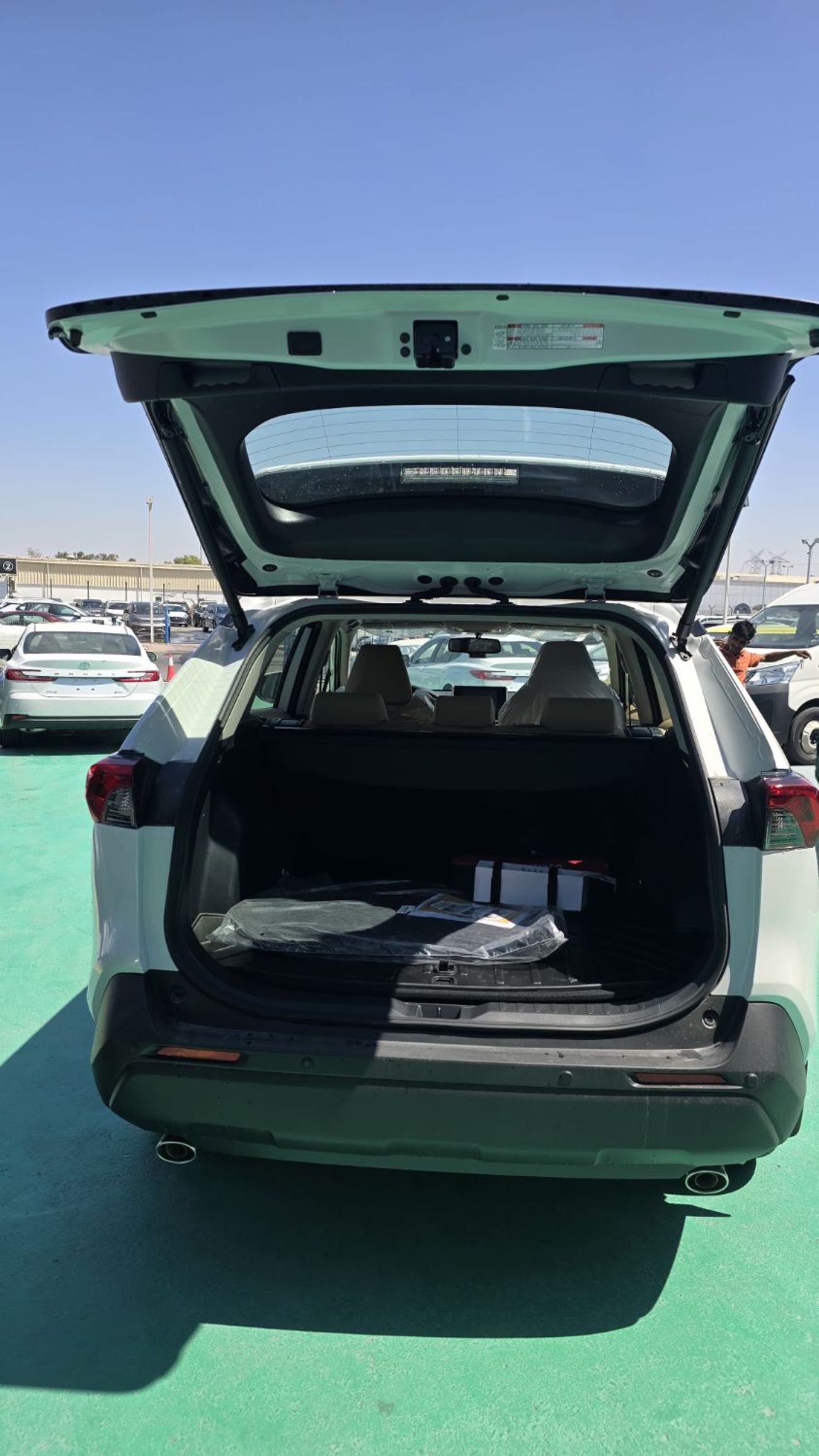 تويوتا راف ٤ 2.5L (2WD) EX