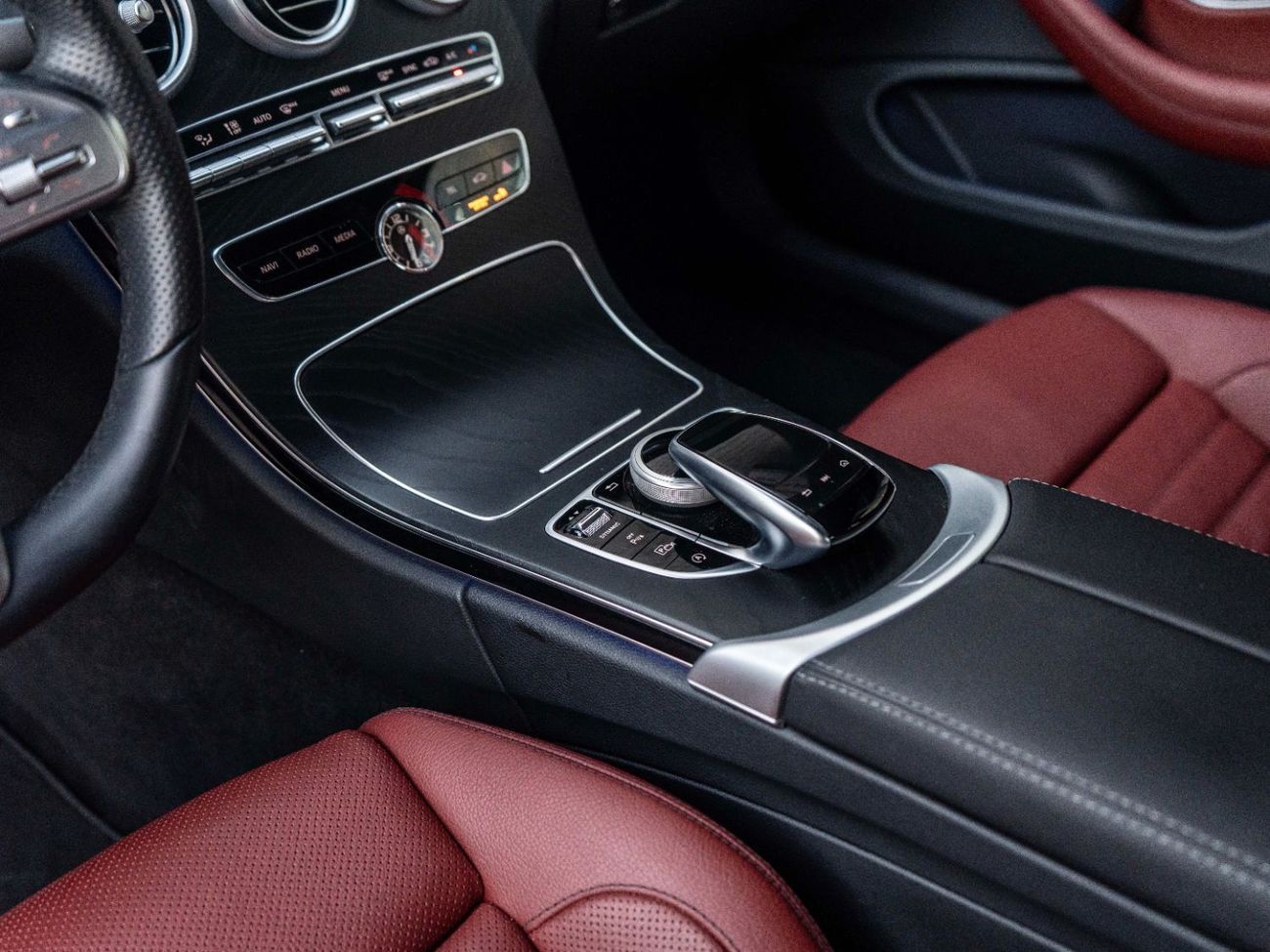 Mercedes-Benz C 200 Premium 2.0L