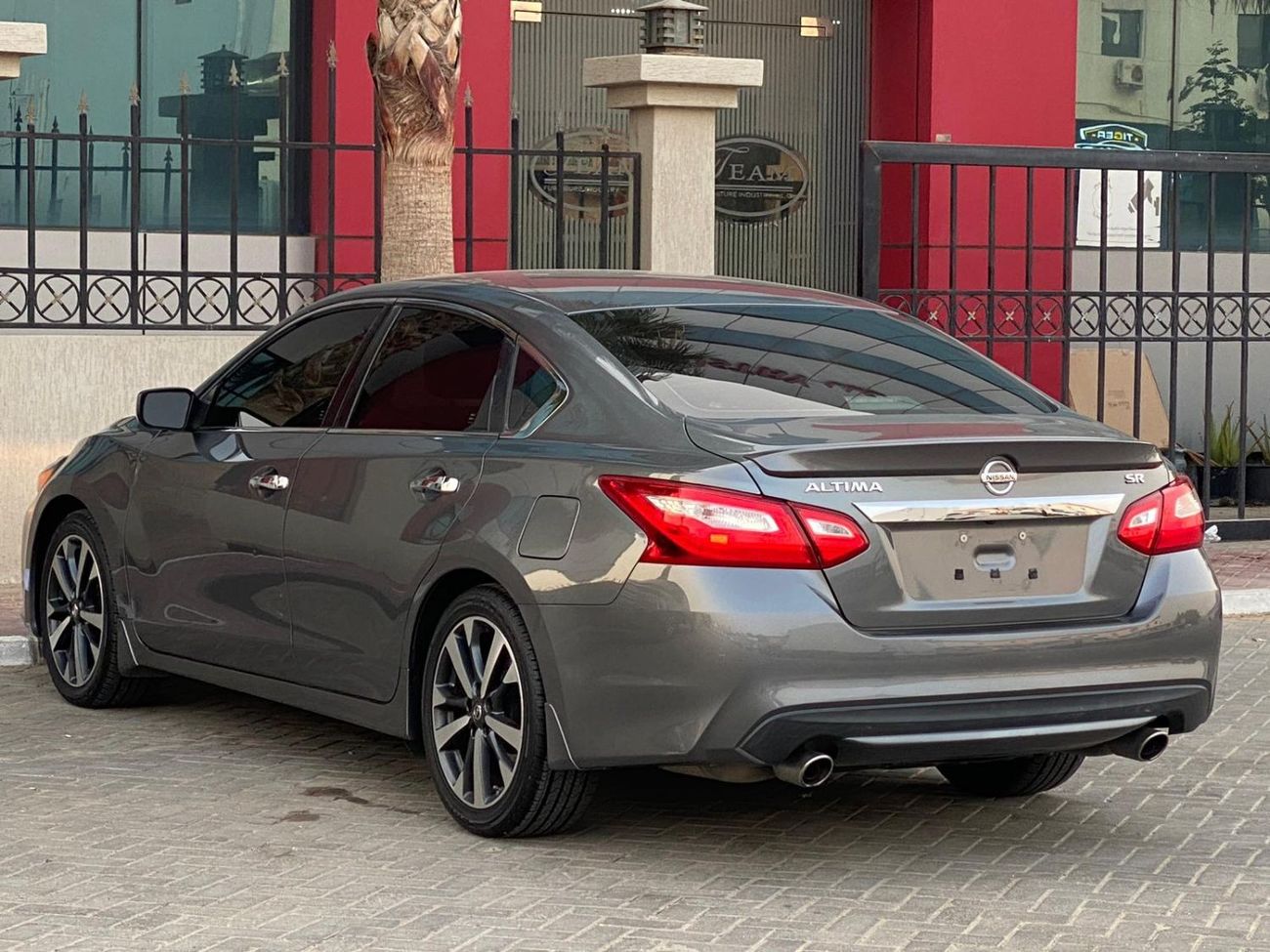 نيسان ألتيما SR