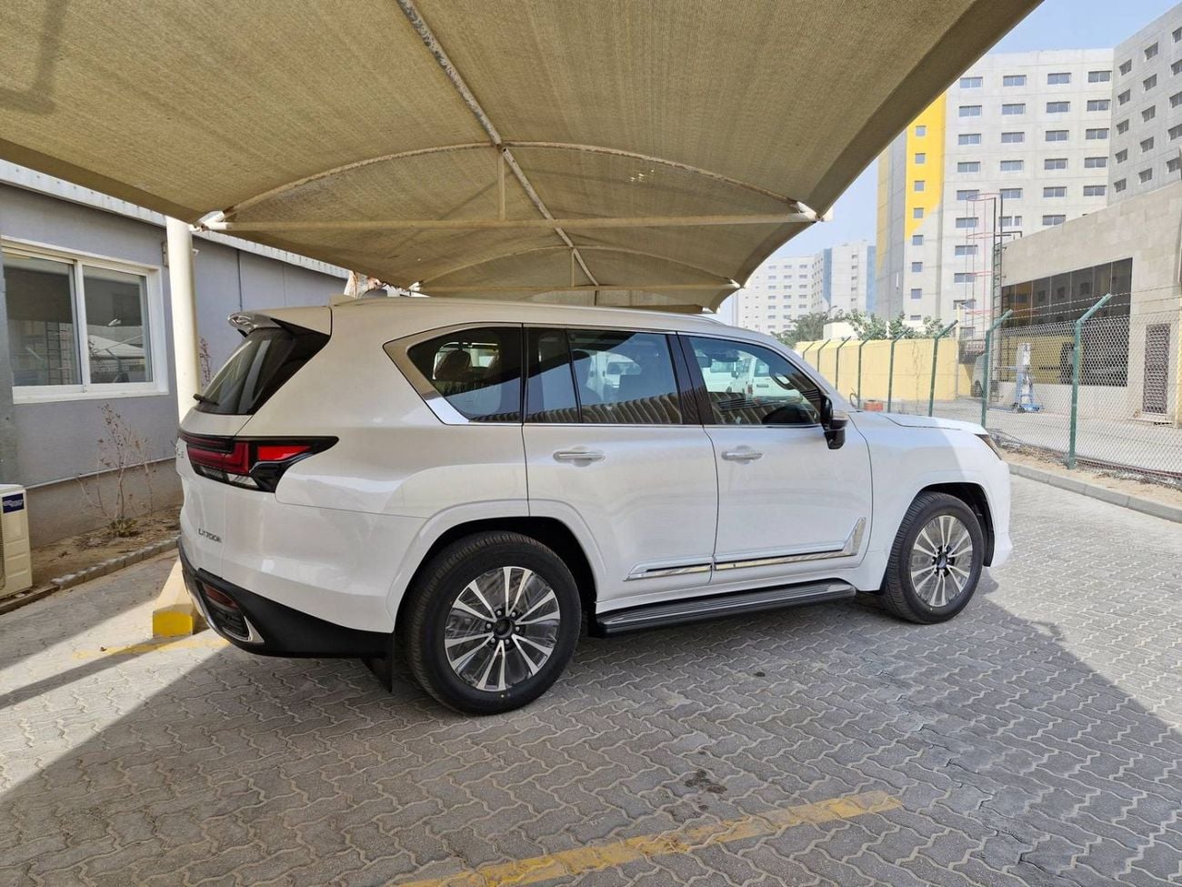 Lexus LX 700h 2026 LEXUS LX700h 3.5L 25-SPEAKERS ML URBAN 20"ALLOY 7-SEATS GCC BRAND NEW 0KM