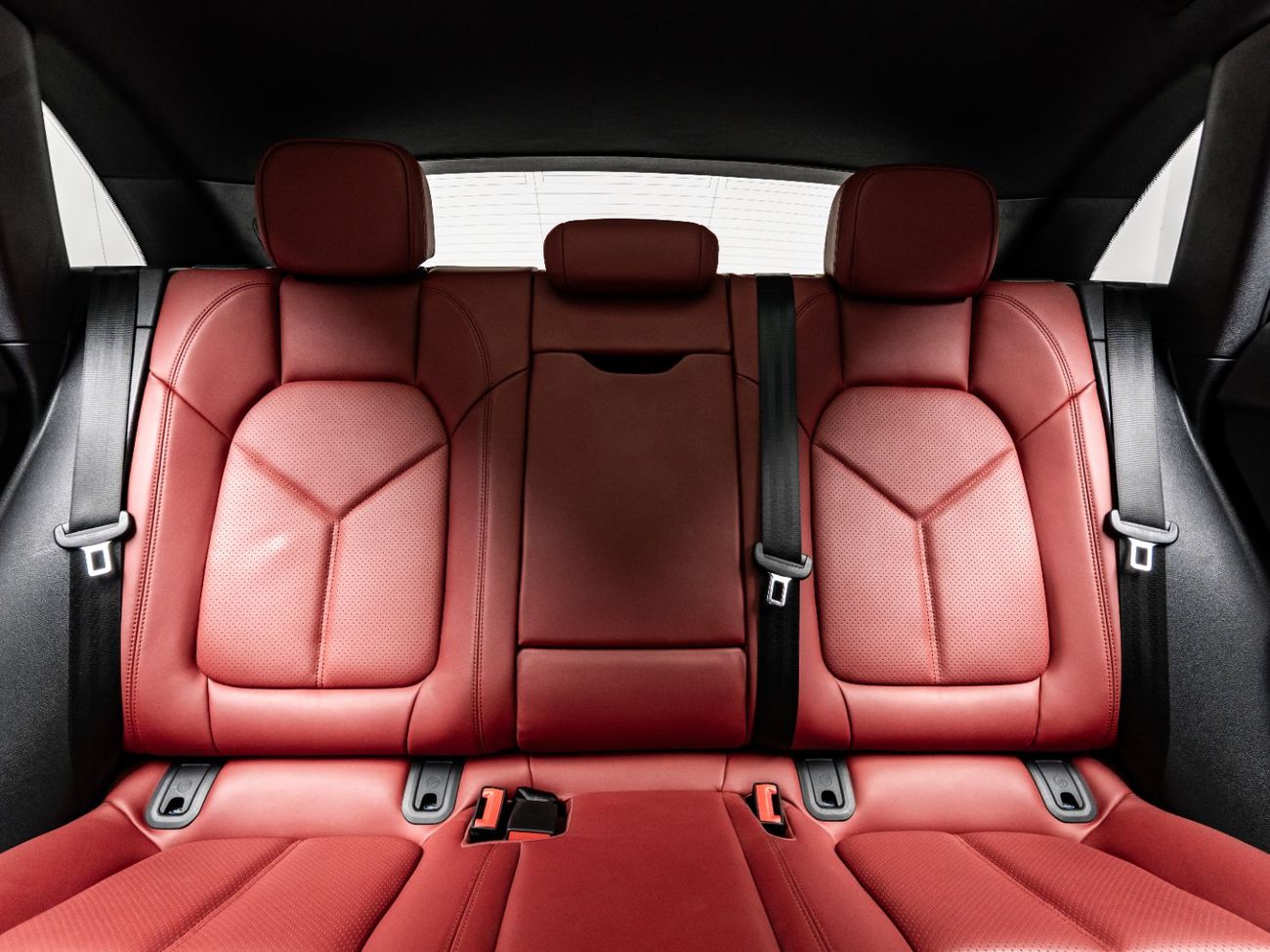 Porsche Macan Std 2.0L (252 HP) 2020 Porsche Macan, 2026 Porsche Warranty, Full Service History, Low KMs, GCC