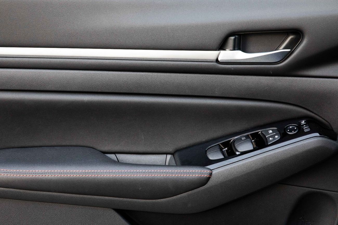 Nissan Altima Altima SR | 1,959 P.M | 0% Downpayment | Warranty!