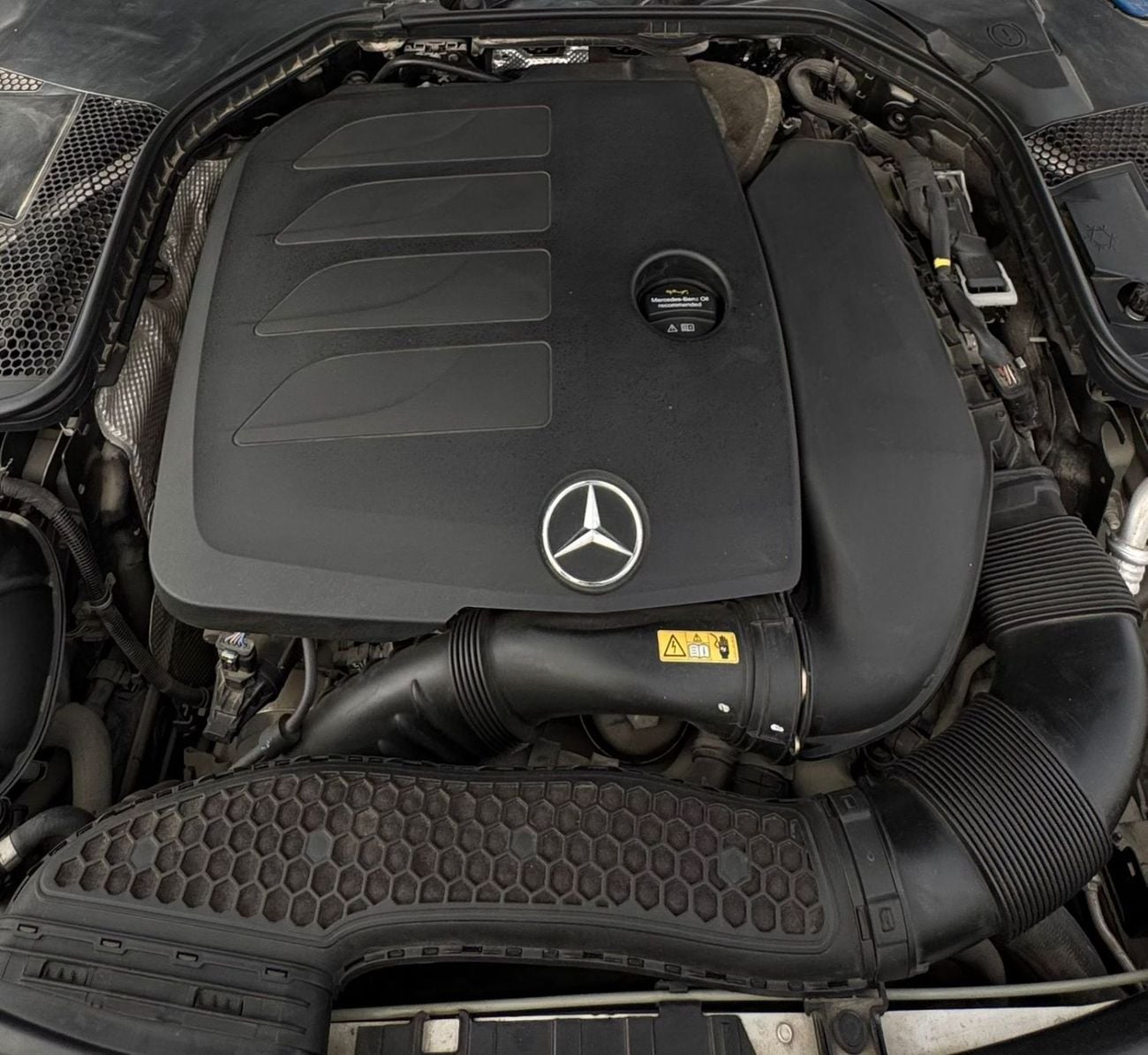 مرسيدس بنز C 300 PREMIUM