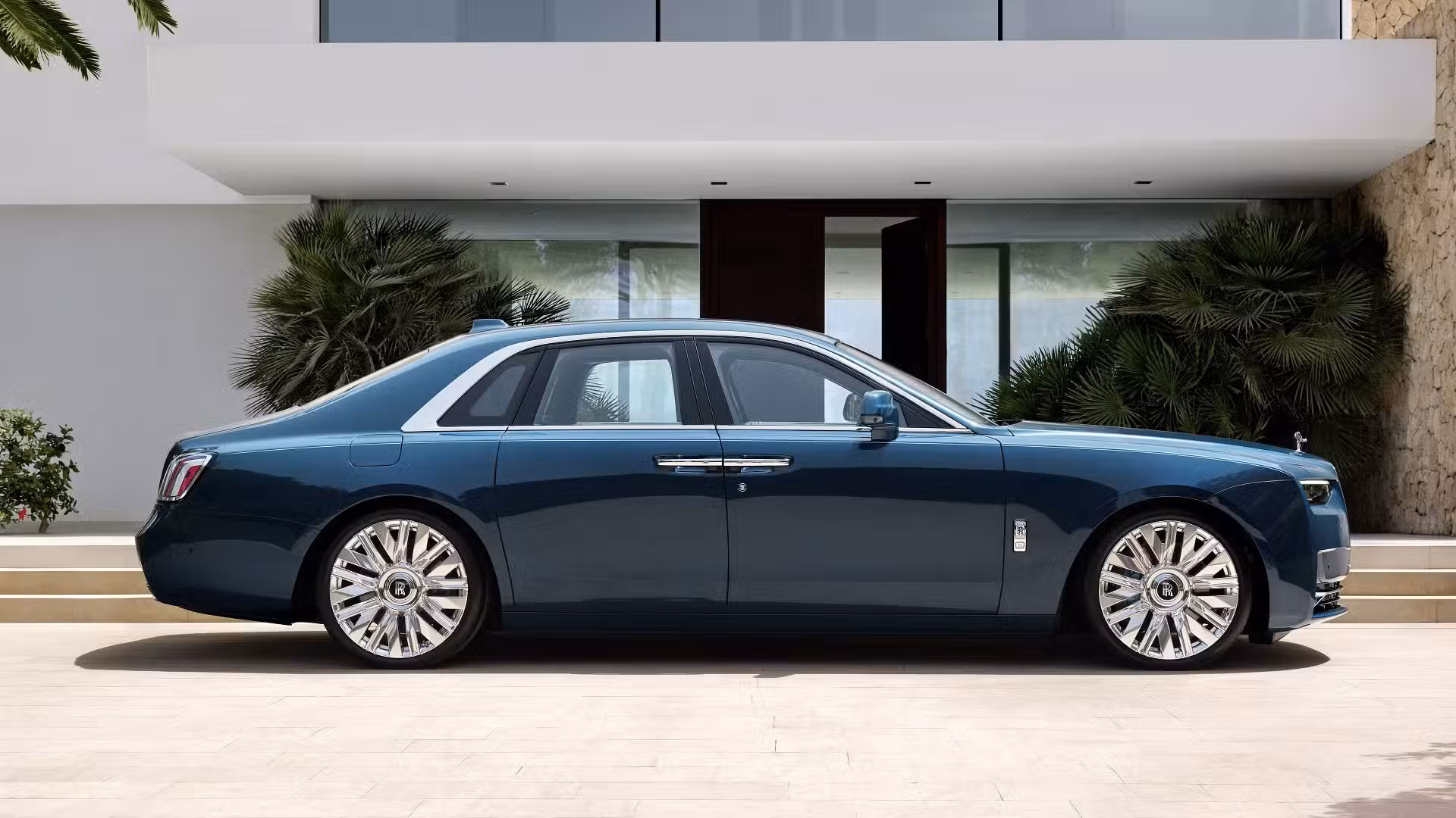 Rolls-Royce Ghost exterior - Side Profile