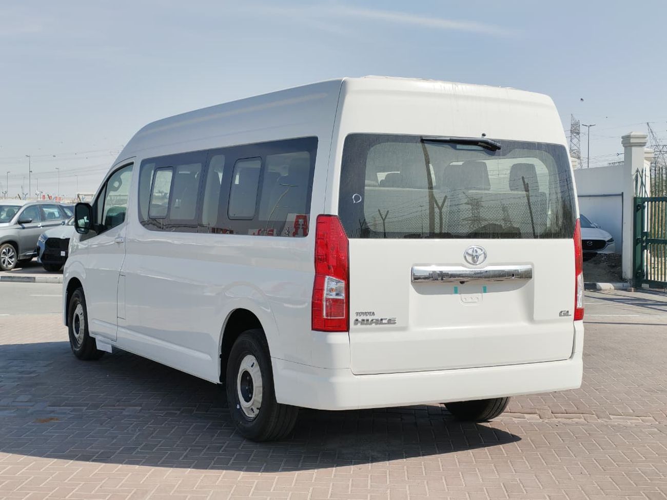 تويوتا هاياس 2026 Toyota Hiace DX 13-Seater High Roof 2.8L 4-Cyl Diesel M/T RWD Export Only