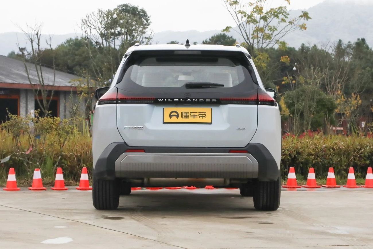 Toyota Wildlander 2.0 4wd pro+