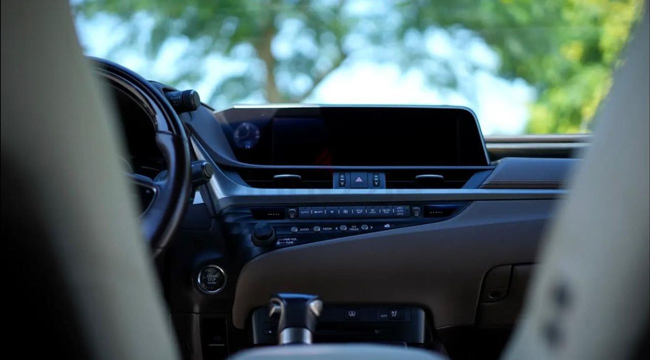 لكزس ES 350 AED 1,320 P.M | LEXUS | ES-350 | 3.5L V6 | 2020 | FREE ACCIDENT | ORIGINAL PAINT