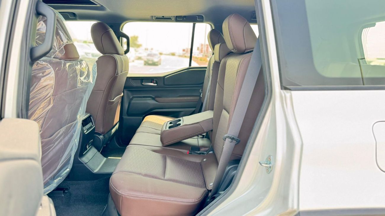 تويوتا برادو Toyota Prado 2024, petrol engine 2.4L 7seats Automatic gear,white colour 2