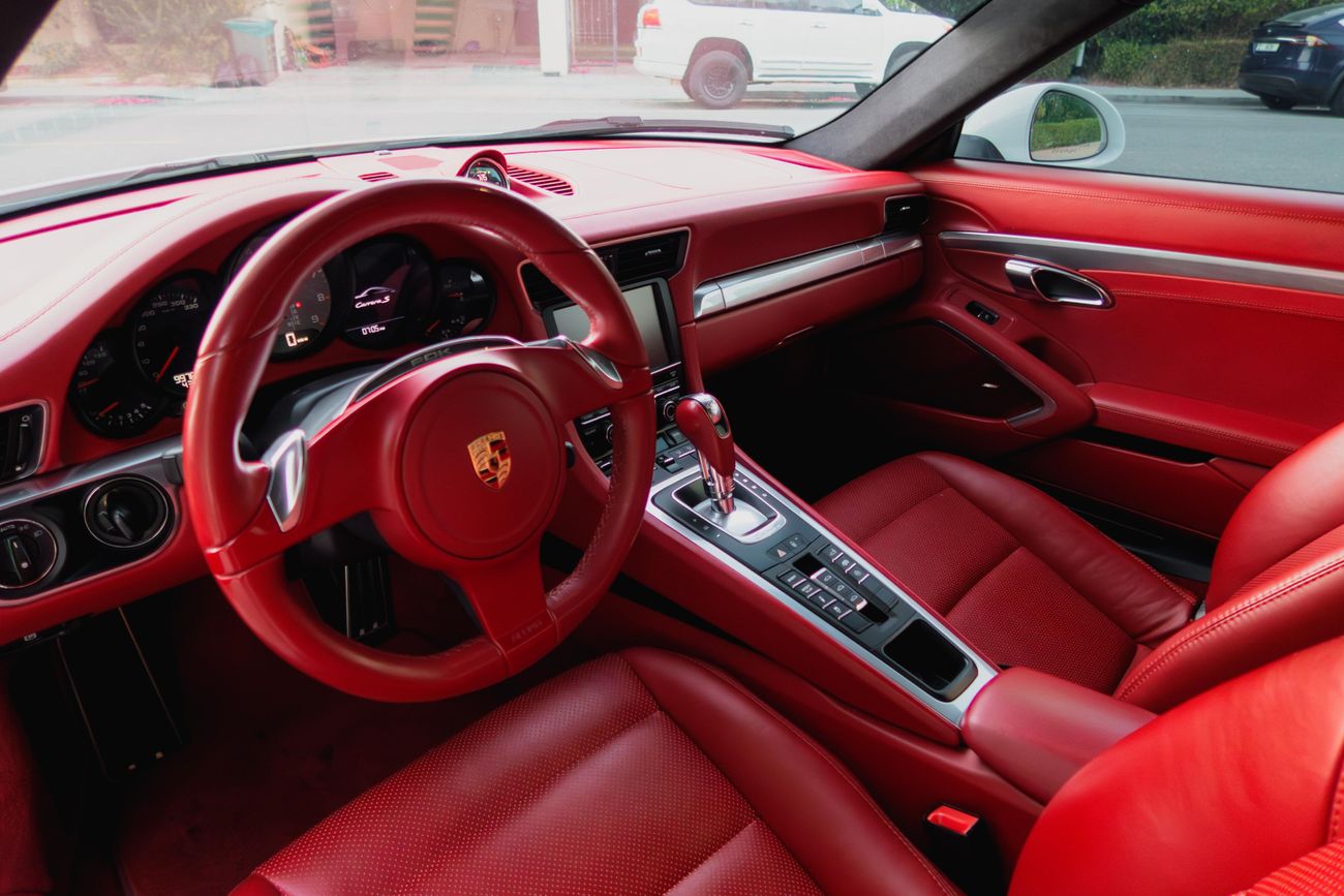 Porsche 911 Carrera S 3.8L (400 HP) Coupe