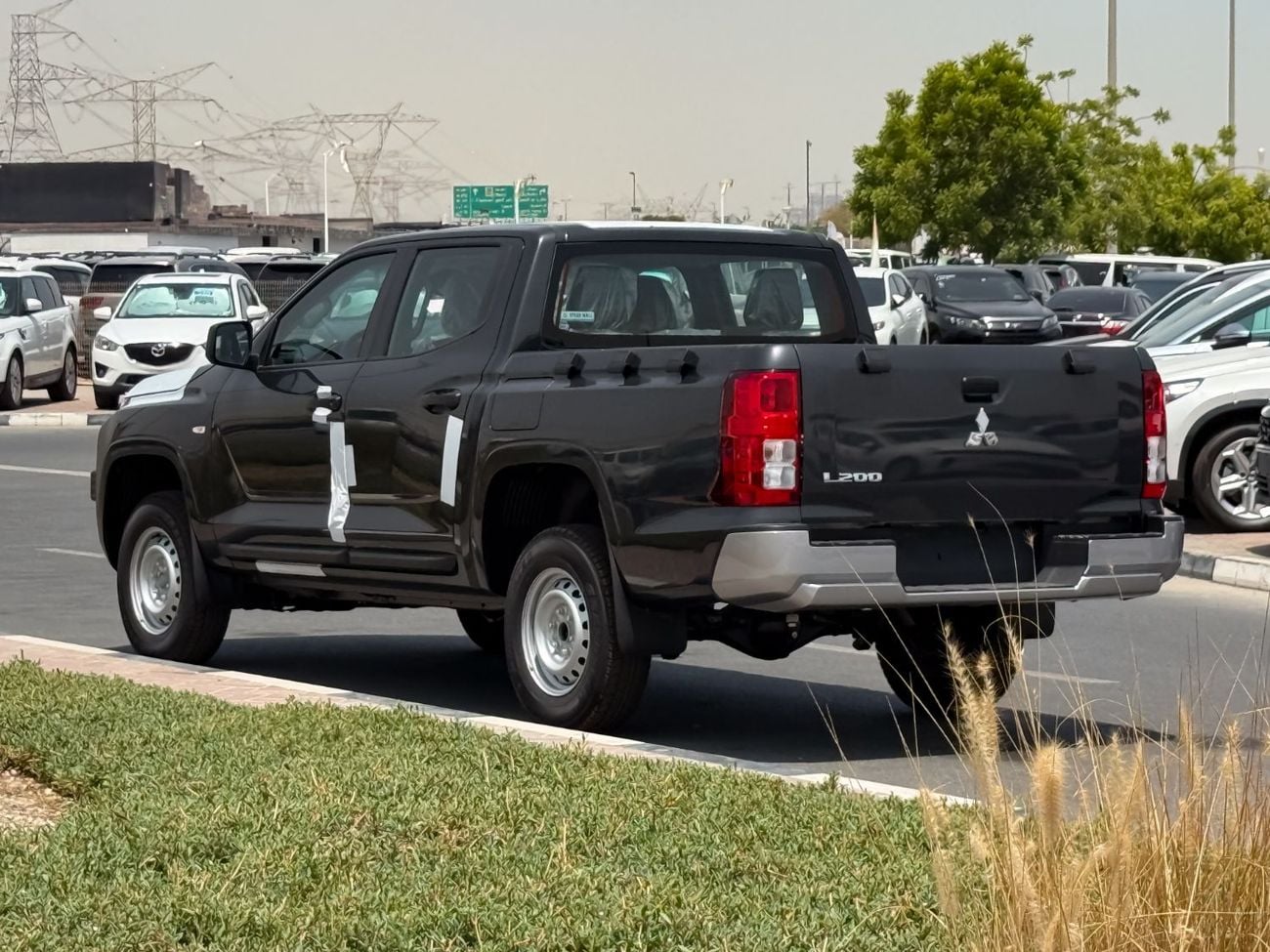 ميتسوبيشي L200 2027 GL | Mid-Line 2.4L Petrol 4x4 MT | DC Pickup | Brand New | EXPORT
