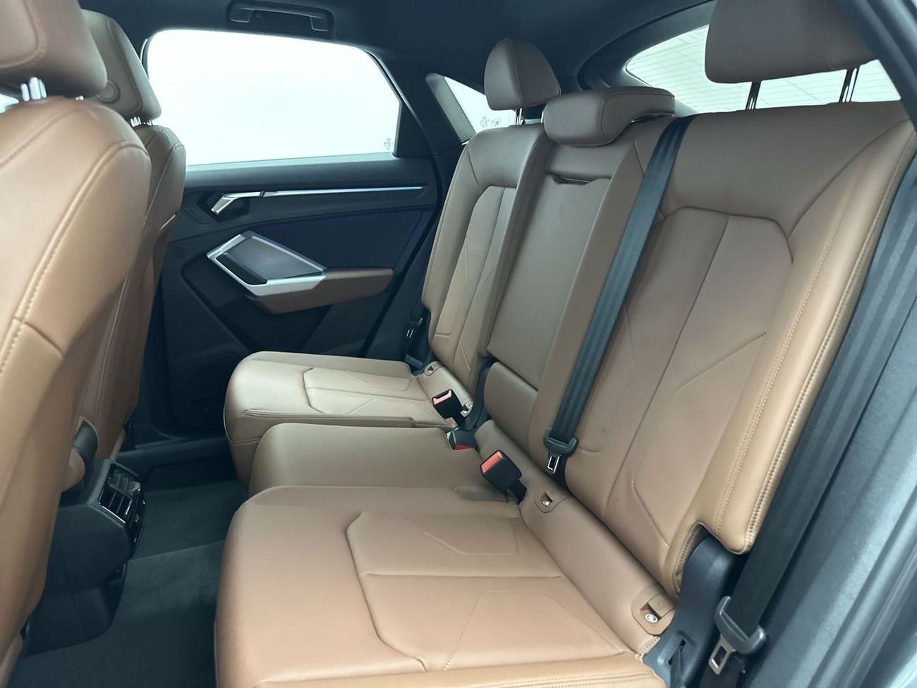 أودي Q3 Q3 Sportback 40 TFSI quat 180hp S line (Ref# 07836)