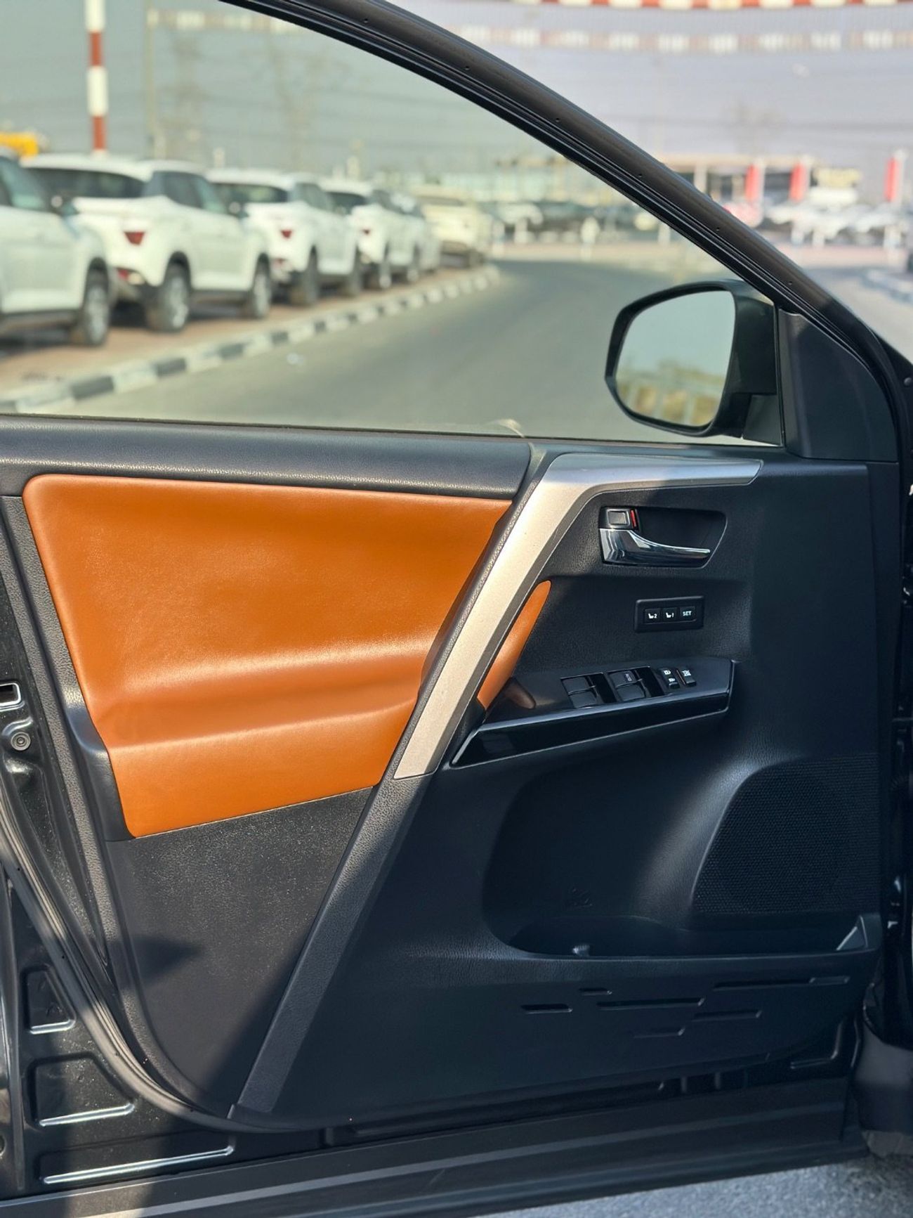 تويوتا راف ٤ LTD 2.5L