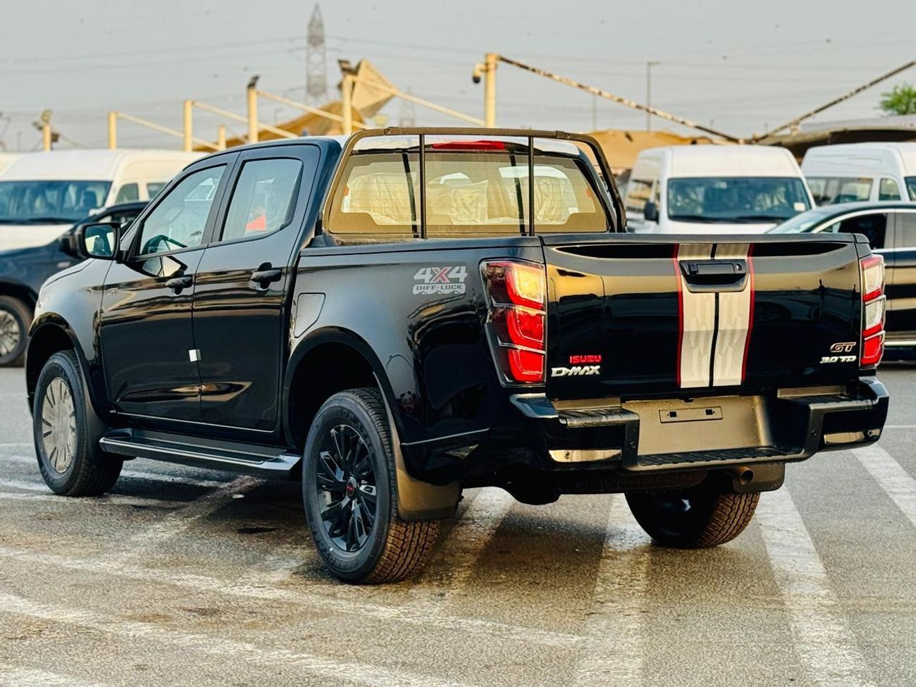 إيسوزو D ماكس 3.0L Crew Cab 4WD GT