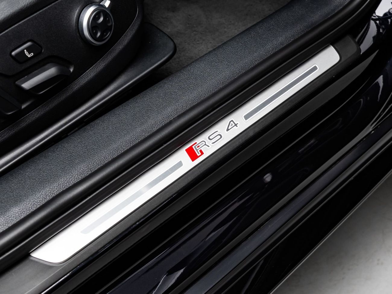 أودي RS4 Title - The BEST Ramadan offer in the UAE - Limited Time Only! 2023 Audi RS4, 2028 Audi Warranty + S