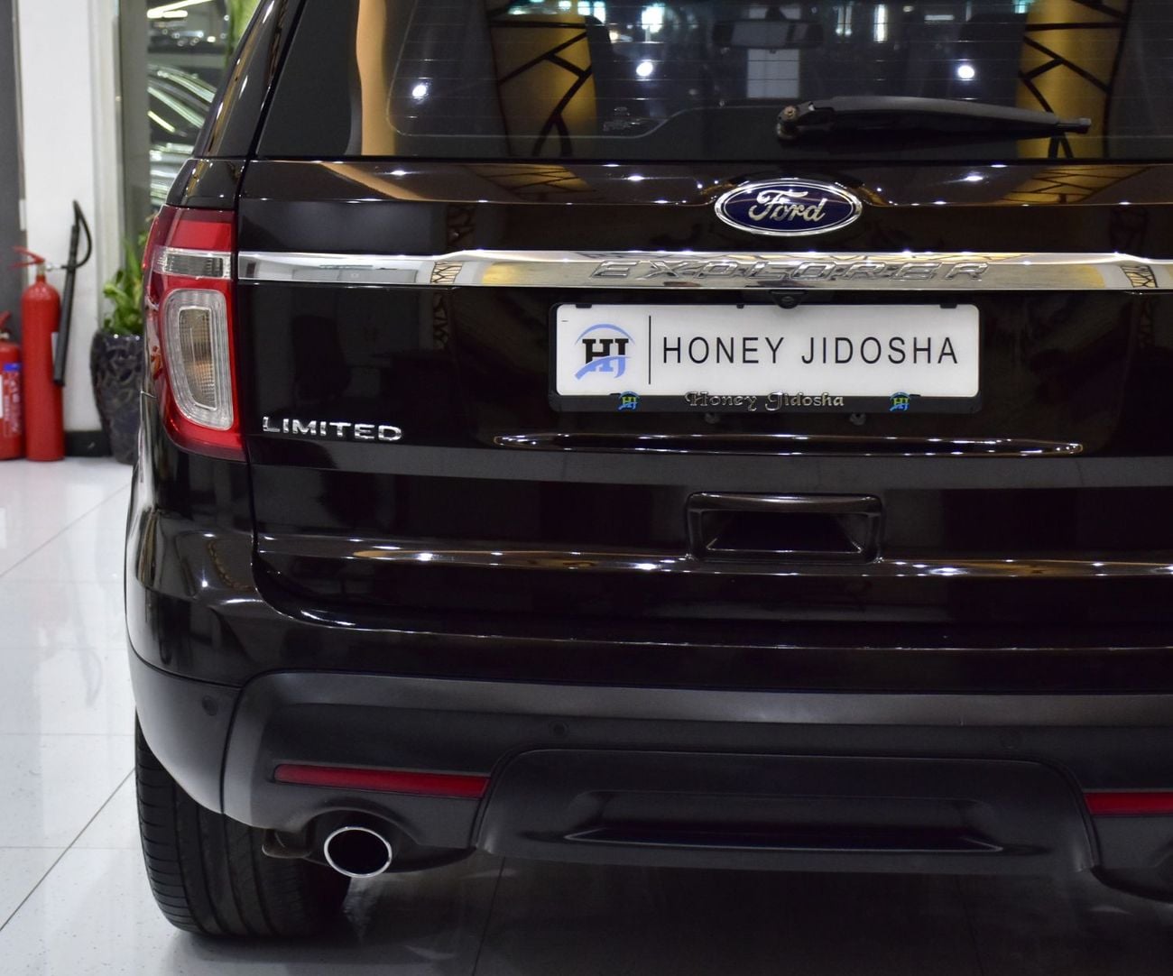 Ford Explorer LIMITED EXCELLENT DEAL for our Ford Explorer Limited 4WD ( 2013 Model ) in Brown Color GCC Specs